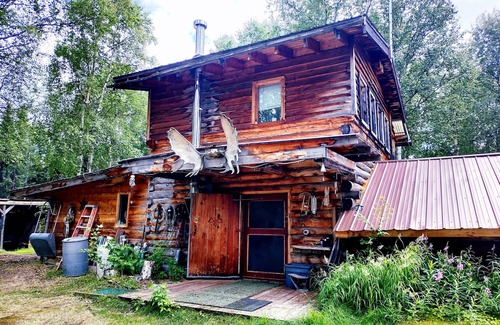 Nenana Cabina | Serene Wilderness, Fly-in, Guest Cabins at Gold King Lodge, WiFi, Sauna & More