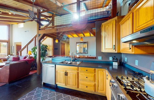 Freestone Casa | Serene wine country retreat with ample outdoor living, gas grill, & fireplace