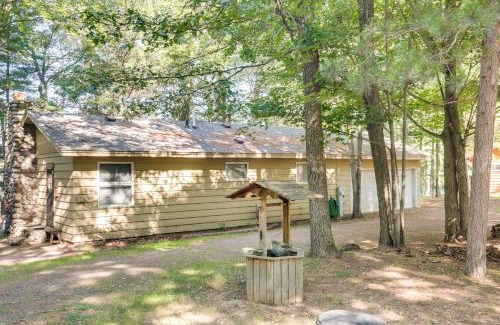 Arbor Vitae Casa | Serene Woodruff Cottage Lakefront Access!