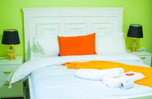 Nanyuki Villa | Sereni Lounge