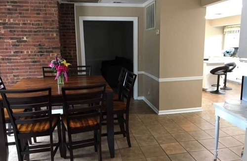 Dublin Casa | Serenity 2 Getaway ...with On-site host