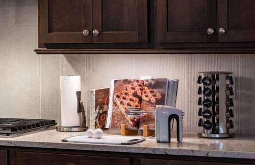 Bethany Casa | Serenity: a Luxe home near DT