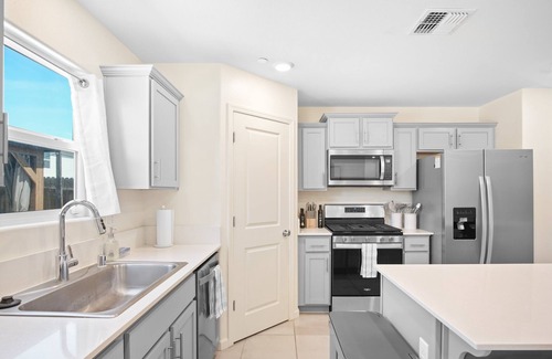 Merced Casa | Serenity, a tranquil 4-bed, 3-bath home minutes away from UC Merced.