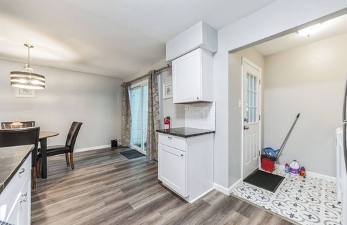 Willingboro Casa | Serenity Awaits: 3-bedroom townhome in lovely Willingboro Township with AC, WiFi