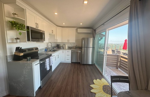 Mount Helix Apartamento | Serenity - Amazing Views & Modern Charm, 1 bedrm, 1 bath, 2 beds, kitchen, deck
