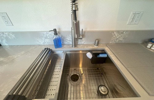 Mount Helix Apartamento | Serenity - Amazing Views & Modern Charm, 1 bedrm, 1 bath, 2 beds, kitchen, deck