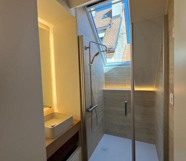Neuchatel Apartamento | Serenity-Apparemment in the center of Neuchâtel