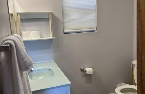 Waynesboro Hotel | Serenity at Rock Retreat Rm 22