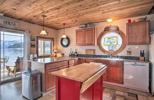 Bayview Cabaña | Serenity at Scenic Bay: Floating Cottage w/ Views!