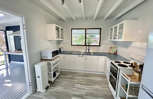 Brisbane Waterfront Cabaña | Serenity by the Sea: Island Waterfront Oasis