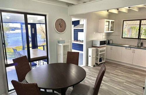 Brisbane Waterfront Cabaña | Serenity by the Sea: Island Waterfront Oasis