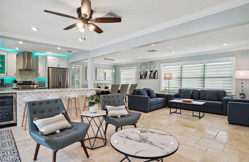 Riviera Bay Casa | Serenity by the Bay Waterfront HEATED POOL is an option. BOAT LIFT WITH KAYAK