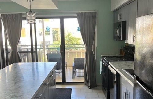 Estate Golden Rock Condominio | Serenity By The Sea