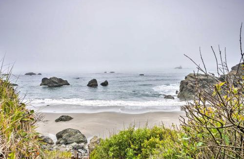 Brookings Casa | Serenity By The Sea - Chic Oceanfront Home with Deck