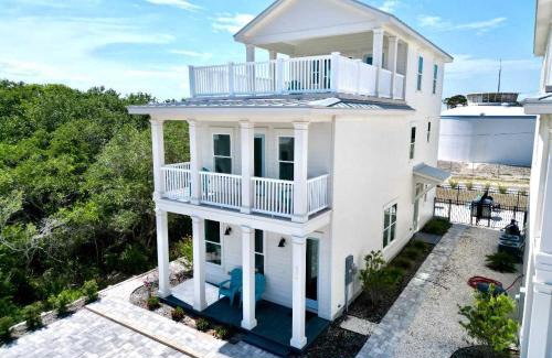 St. George Island Casa | Serenity by the Sea II St George Island Pool Home