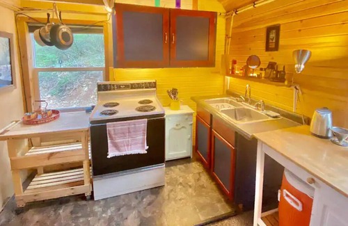 Viroqua Cabina | Serenity Cabin. 100 ac. Stream. Pond. Viroqua 2 mi