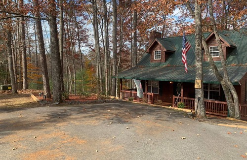 Tarheel Cabina | Serenity Cabin with Fireplace