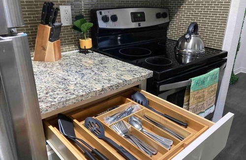 Irving Apartamento | Serenity, Central Longterm Discount Free Parking