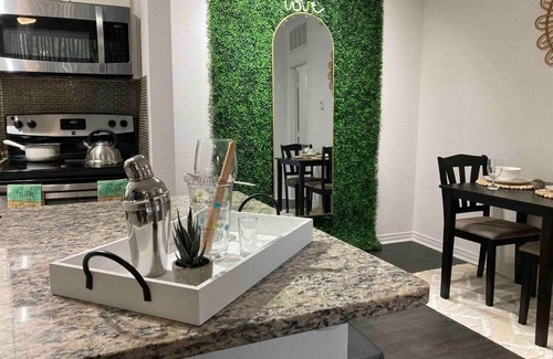 Irving Apartamento | Serenity, Central Longterm Discount Free Parking