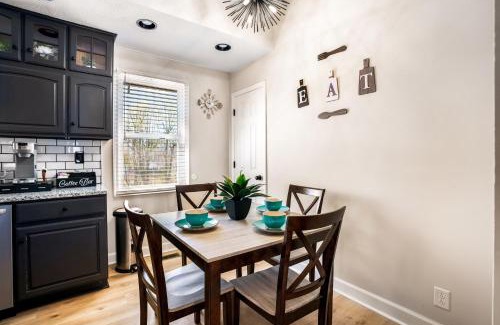 Clarksville Casa | Serenity Cottage 300mbps Wifi - Dog Friendly