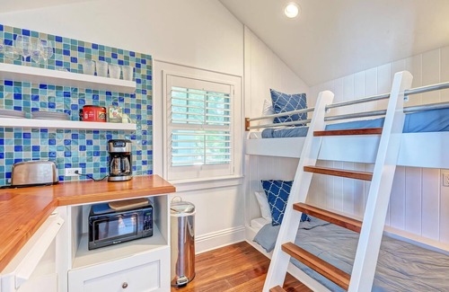 Anna Maria Cabaña | Serenity Cottage