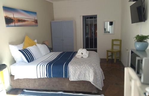 Walmer Casa | Serenity Cove-Beach Blue Room