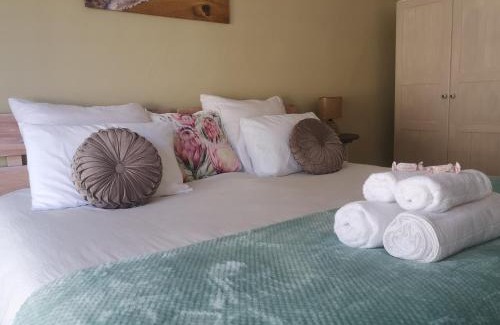 Walmer Casa | Serenity Cove-The Royal Jewel Room