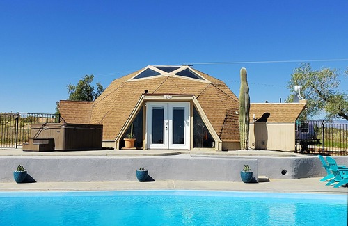 Landers Casa | Serenity Dome Resort cerca de Joshua Tree - Calefacción / AC / Piscina
