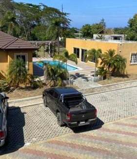 Runaway Bay Apartamento | Serenity Escape Apt 5