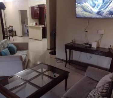 Runaway Bay Apartamento | Serenity Escape Apt 5