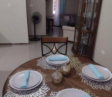 Runaway Bay Apartamento | Serenity Escape Apt 5