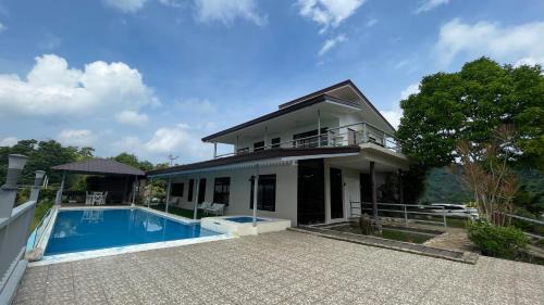 Cebu Complejo | Serenity Farm and Resort by Hiverooms