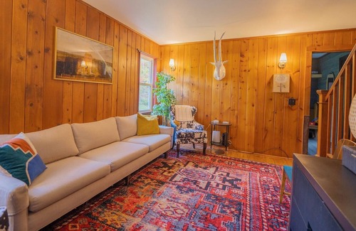 Shandaken Casa | Serenity Farmhouse-10 mins to ski, hot tub. Inquire for seasonal rental