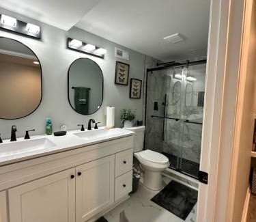 Charlotte Apartamento | Serenity Haven - Modern Retreat