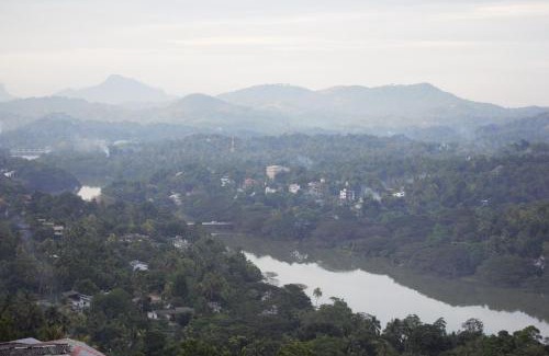 Tennekumbura Hotel | Serenity Hill Oasis