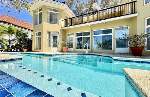 Mud Hole Casa | Serenity House @ Blue Harbour
