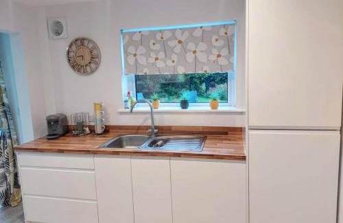 Tatworth Casa | 'Serenity in Somerset ' Self Catering House Rental Near Chard , Accomodation for Contract Workers only