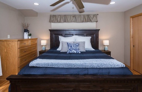 St. Louis Park Casa | Serenity in the City-3 BR Retreat in Minneapolis; Very Close to 50th & France!