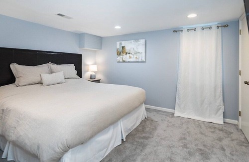 St. Louis Park Casa | Serenity in the City-3 BR Retreat in Minneapolis; Very Close to 50th & France!