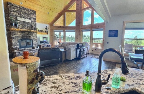 Mammoth Creek Cabina | Serenity in Duck Creek Village - Huge cabin on 6 acres overlooking mountains