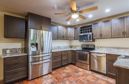 Eustis Casa | serenity country setting beautiful place surrounded by nature for romantic