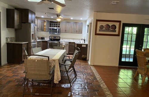 Eustis Casa | serenity country setting beautiful place surrounded by nature for romantic