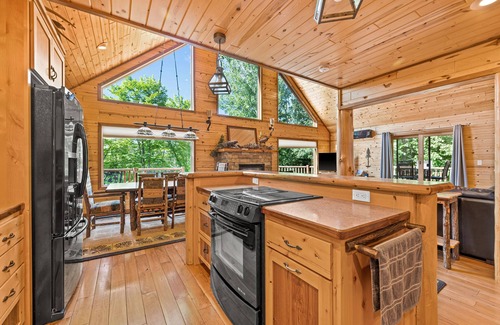 Duluth Casa | Serenity Lodging- Large Peaceful Home-10 millas del corazón del centro