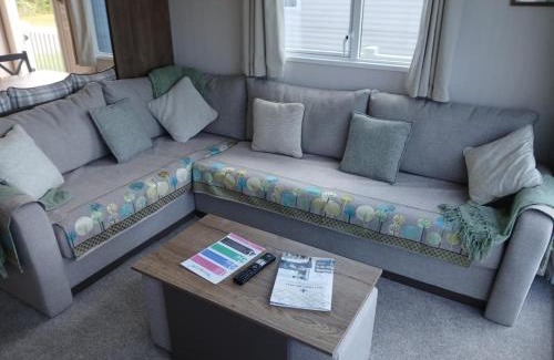 Ingoldmells Casa | Serenity - Luxury Hot Tub, Sunnymede, Fantasy Island, , Ramped Access, Parking, Dog Friendly