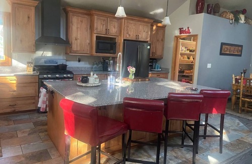 Carson City Cama Y Desayuno | Serenity Now! Enjoy peace, comfort & wildlife viewing close to Tahoe & downtown