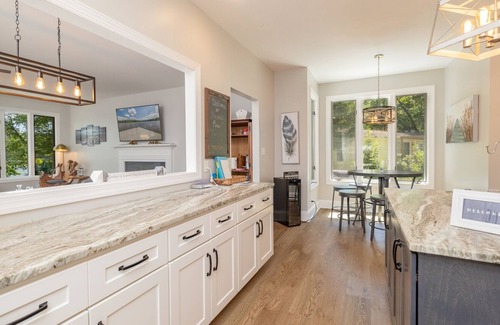 La Crosse Casa | Serenity Now on Lake Gaston