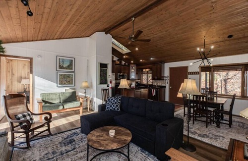 Deep Gap Cabina | Serenity Now |Screen Porch | Fire Pit | Sleeps 6