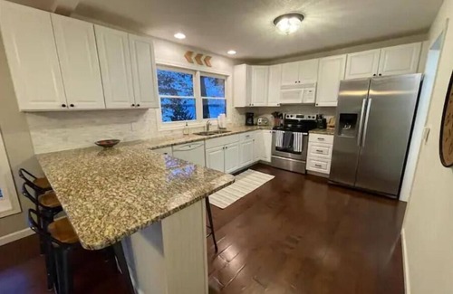 Deerwood Casa | Serenity on Serpent - Entire Home on Serpent Lake, Year-Round Enjoyment