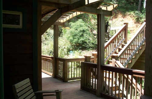 Ellijay Cabina | Serenity on the Creek-SECLUDED-Top Quality-Romantic-Hot Tub, WiFi, senderismo cerca