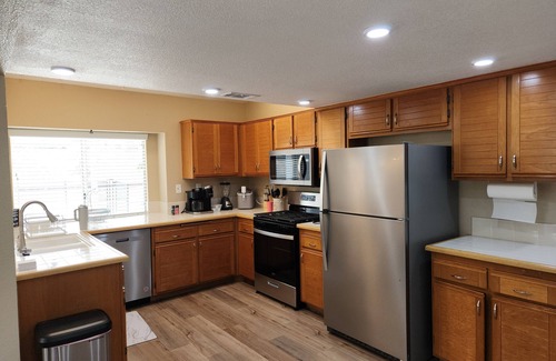 Valle Vista Casa | Serenity, Poolside Oasis with Scenic Mountain Views